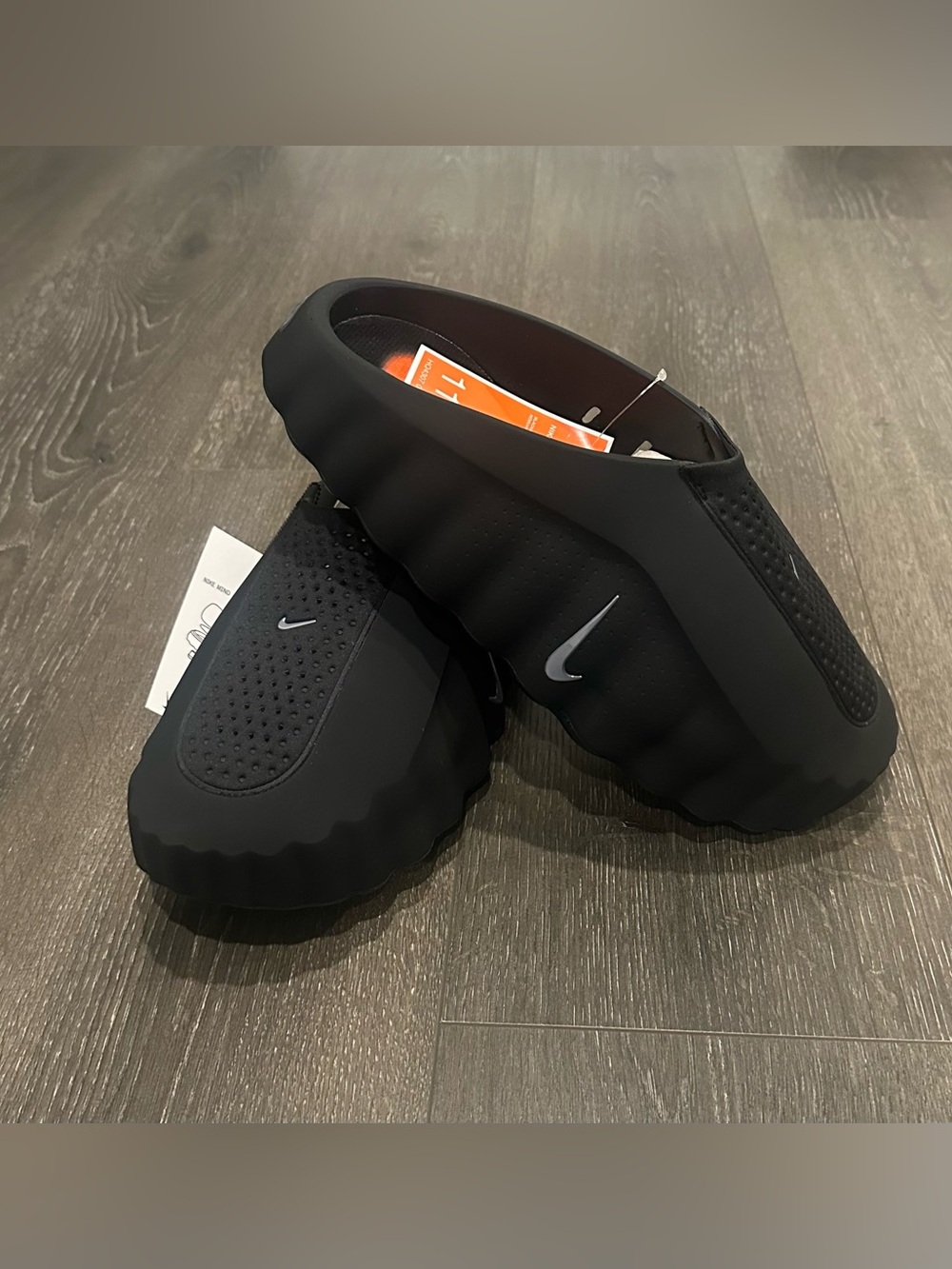 Nike Men’s Mind 001 Black Slip-On Foam Clog with Silver Swoosh Sz 11